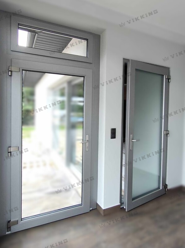 Lakuotos PVC įėjimo durys – patvarus ir modernus sprendimas namams